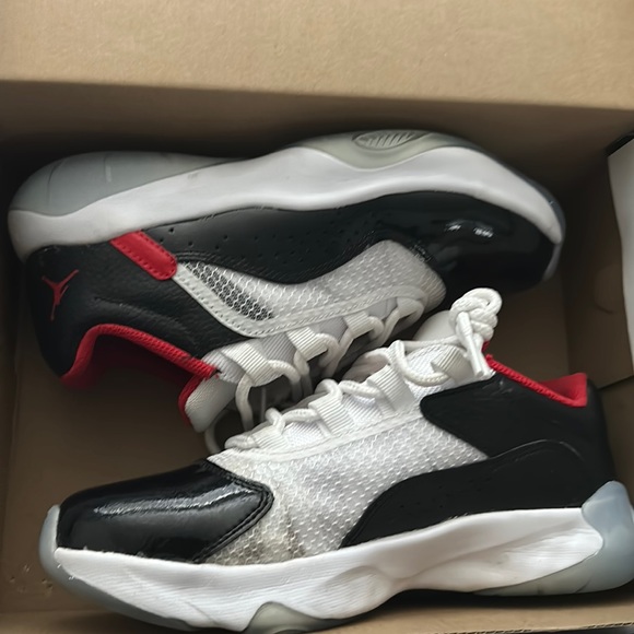 jordan 11 cmft lows white university red